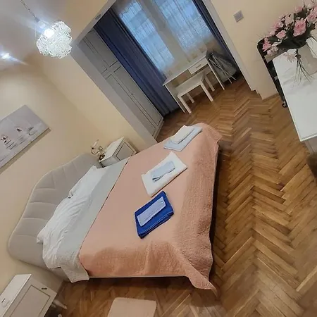 Sea View Apartment *